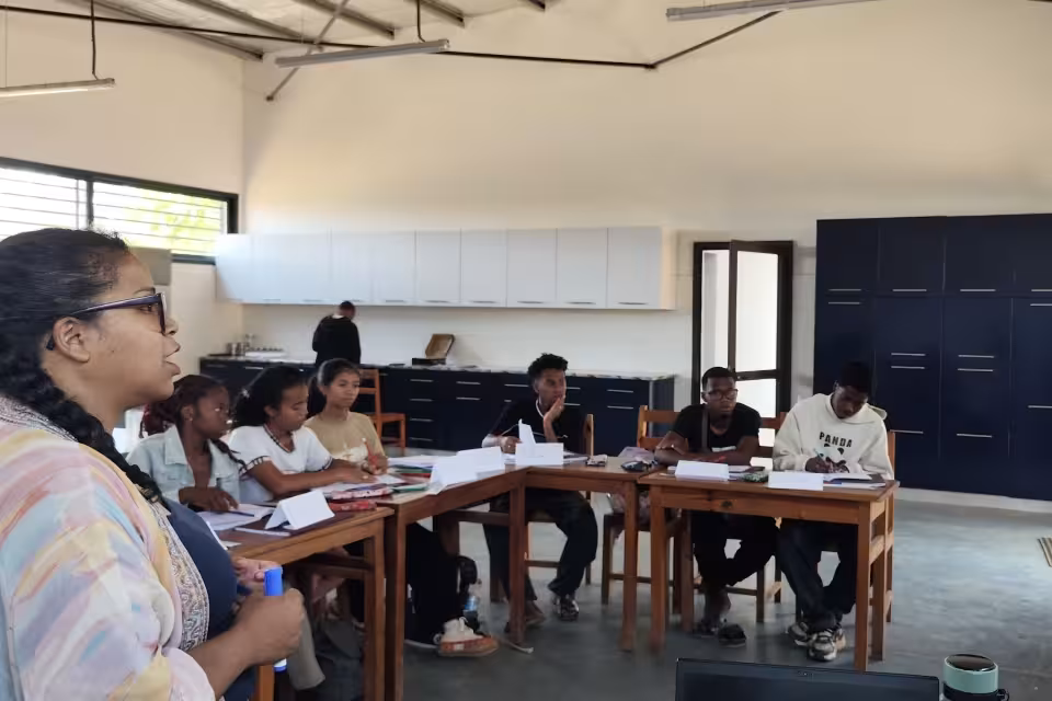 ecole-de-cuisine-debut-cours-association-aina-4