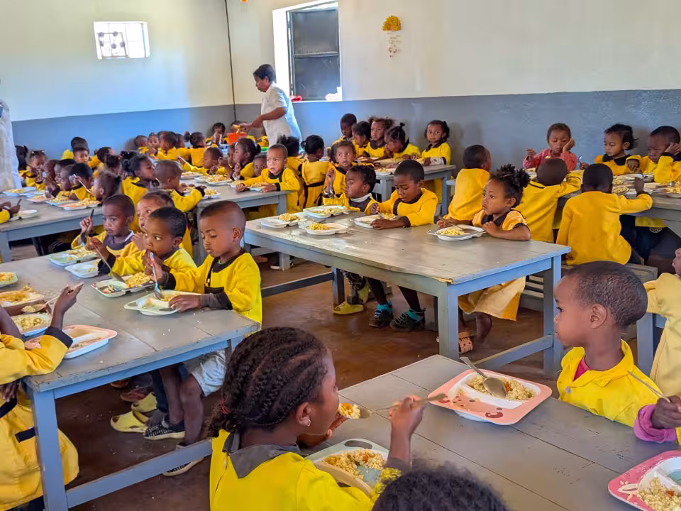 Featured image for “Baisse historique de la malnutrition à 0,8 % : une avancée majeure pour les enfants des maternelles Aïna”